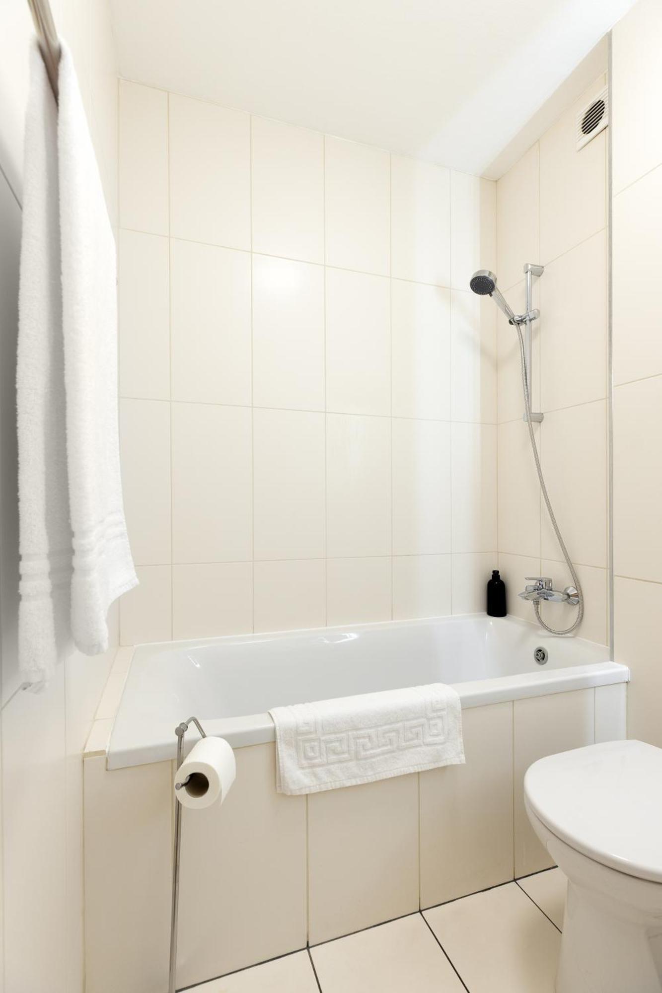 Neu! Apartment Mit Klimaanlage, Nahe Hauptbahnhof Wenen Buitenkant foto